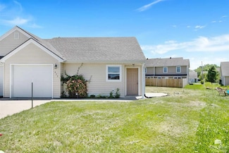 422 Brooklawn Ct, Manhattan, KS 66502