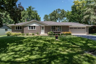 4662 Cinnamon Ln, Rockford, IL 61114