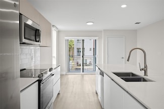 2555 NE 193rd St Unit 2201, Miami, FL 33180