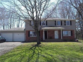 6758 Pin Oak Dr, Boston, NY 14025