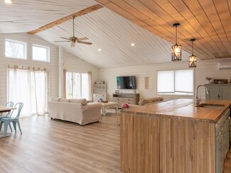 14 Cove Rd, Georgetown, ME 04548