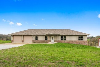 482 Ranch Estate Dr, Highlandville, MO 65669