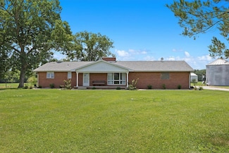 17212 Highline Rd, Carlyle, IL 62231