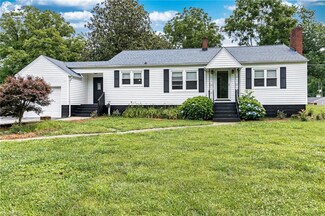 4419 Shattalon Dr, Winston Salem, NC 27106