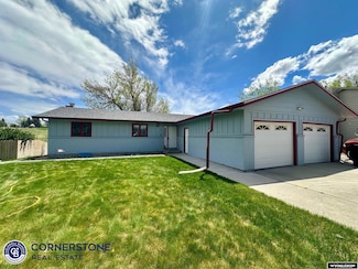 1049 Cardiff, Casper, WY 82609