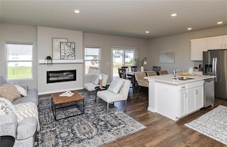 5518 146th St, Waukee, IA 50263