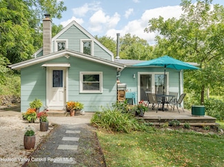 99 Spoorenburgh Rd, Athens, NY 12015