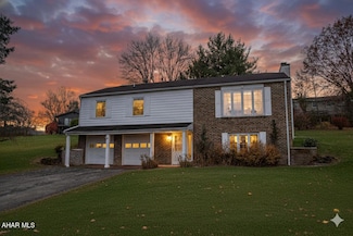 1011 Gray Ln, Duncansville, PA 16635