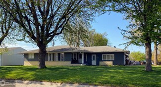 1004 W 19th St, Carroll, IA 51401