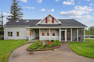 5995 Berry Rd SE, Cedar Rapids, IA 52403