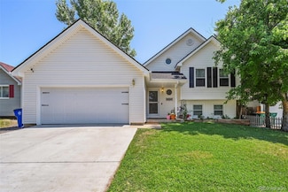 17557 E Chenango Dr, Aurora, CO 80015