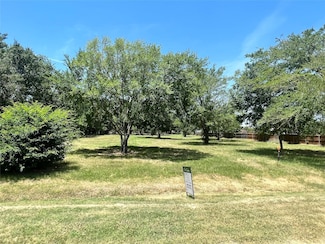 302 Janis Ln, Krugerville, TX 76227