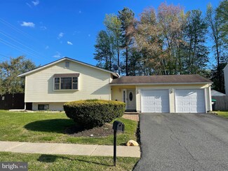 1 Broadleaf Dr, Newark, DE 19702