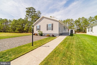 15 Redwood Ln, Weymouth, NJ 08330