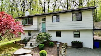 6 Zeek Rd, Morris Plains, NJ 07950