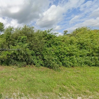860 S Riverside St, Montura, FL 33440