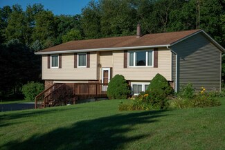 1426 S Krishill Rd, Oregon, IL 61061
