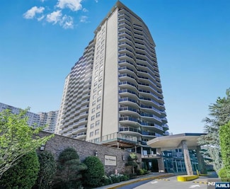2077 Center Ave Unit 6D, Fort Lee, NJ 07024