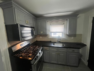 20415 115th Ave, Saint Albans, NY 11412