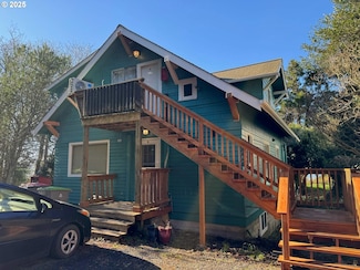 566 Alameda Ave, Astoria, OR 97103