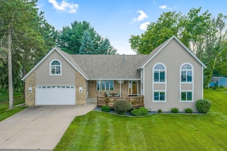 5807 Otter Lake Rd, Saint Paul, MN 55110