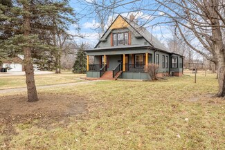 605 Cottage St, Adel, IA 50003