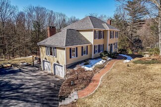 55 Normand Cir, Bedford, NH 03110