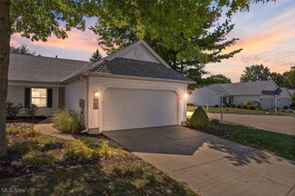 33877 Honeysuckle Ln Unit 71, North Ridgeville, OH 44039