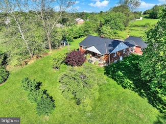 233 Manor Rd, Red Lion, PA 17356