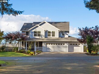 36373 River Point Dr, Astoria, OR 97103