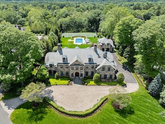 61 High Ridge Ave, Ridgefield, CT 06877