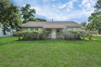 1300 Brazos St, Rosenberg, TX 77471