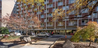 800 4th St SW Unit N801, Washington, DC 20024