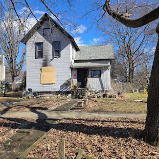 606 8th St, Three Rivers, MI 49093