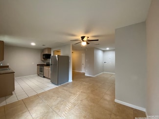 203 Greenlawn Ave, Pleasanton, TX 78064