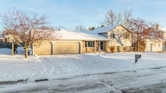1249 Fieldview Dr, Menasha, WI 54952