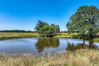 8101 W Parkison Ln W, Brenham, WA 77833
