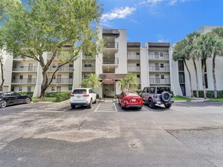 9420 Poinciana Place Unit 212, Davie, FL 33324