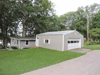 3643 S Bruner Rd, Warsaw, IN 46580