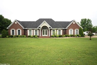 1631 Wills Dr, Conway, AR 72032
