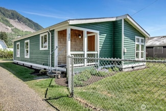 930 Sauk Ave, Darrington, WA 98241