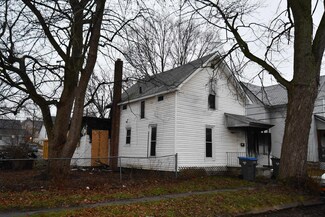 209 W Oakridge Ave, Goshen, IN 46528