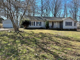 1032 E 24th St, Newton, NC 28658