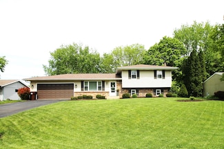 6169 Weathervane Ln, Machesney Park, IL 61115