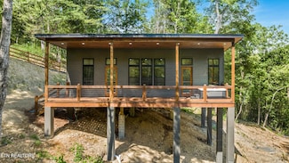 2624 Black Walnut Flats Rd, Sevierville, TN 37862