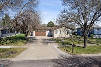 1922 18th St S, Fargo, ND 58103