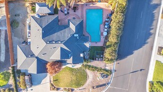 1405 S Ridgemark Dr, Hollister, CA 95023