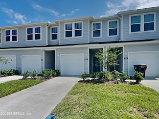 622 Holly Lakes Dr, Orange Park, FL 32073