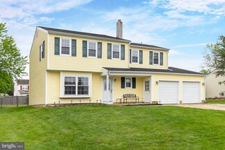 402 N Otter Branch Dr, Glendora, NJ 08029