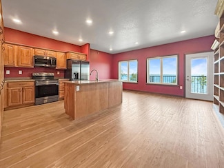 715 Lake Shore Dr NE Unit 214, Bemidji, MN 56601